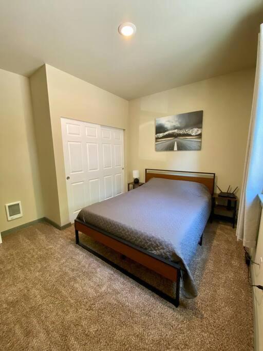 New Modern Cabin! 5Mi To Mt Rainier National Park! Hot Tub & Wifi Ashford Exterior photo