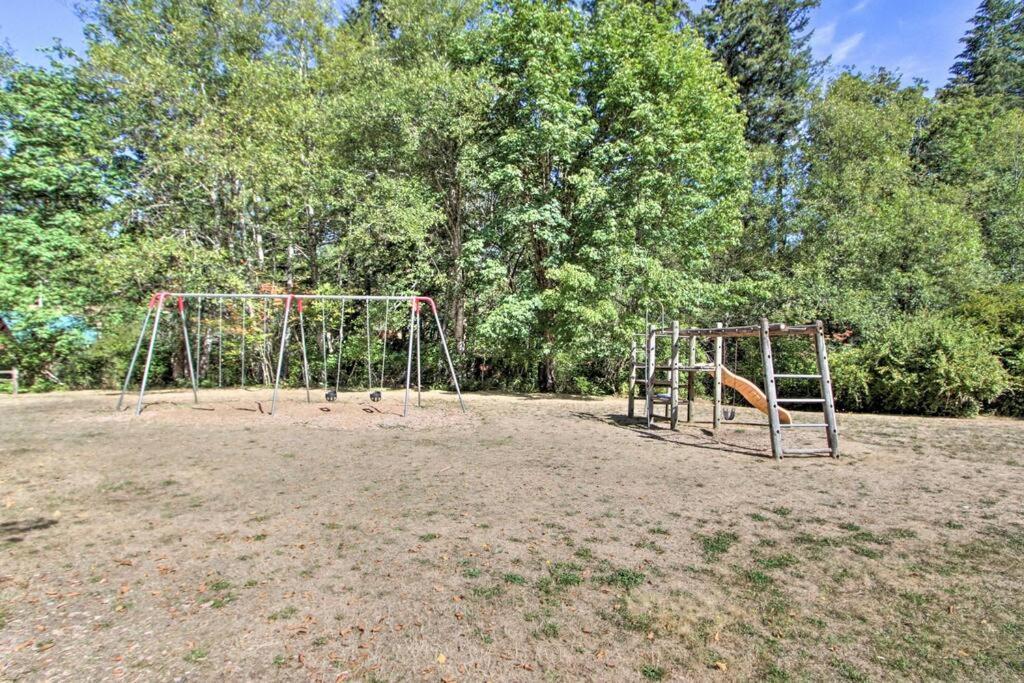 New Modern Cabin! 5Mi To Mt Rainier National Park! Hot Tub & Wifi Ashford Exterior photo