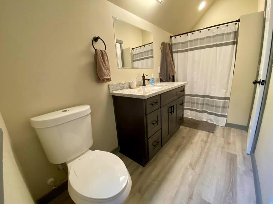 New Modern Cabin! 5Mi To Mt Rainier National Park! Hot Tub & Wifi Ashford Exterior photo